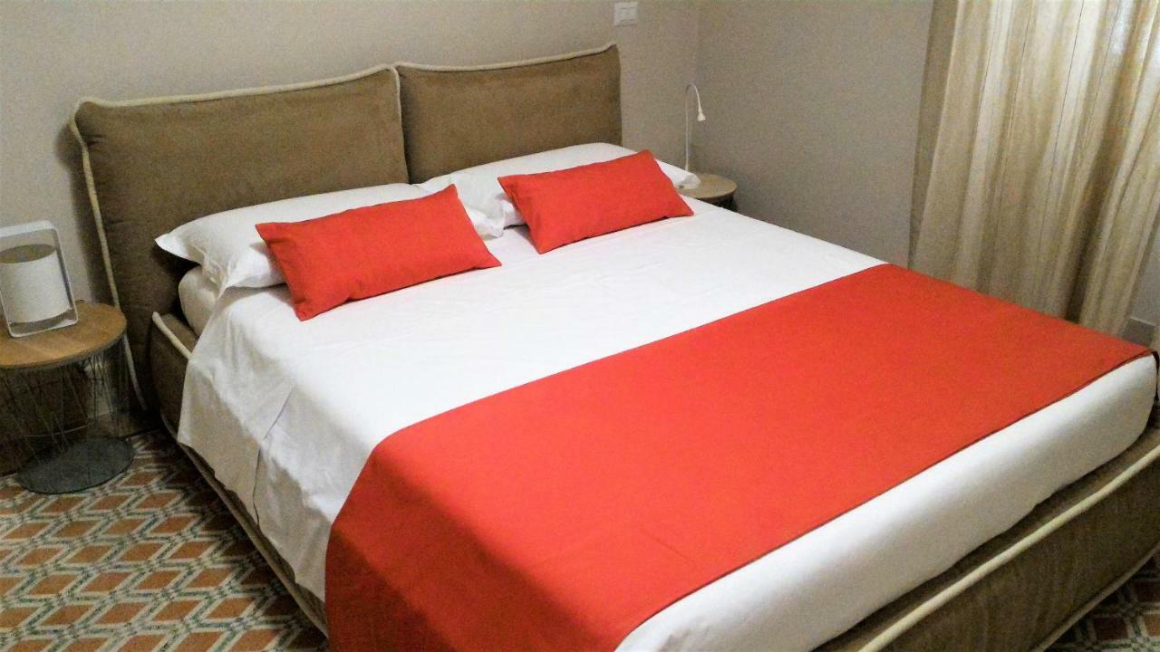Casa Isabela Luxury Rooms Мельфи Экстерьер фото